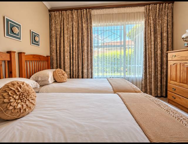 2 BEDROOM TOWNHOUSE FOR SALE IN THREE RIVERS